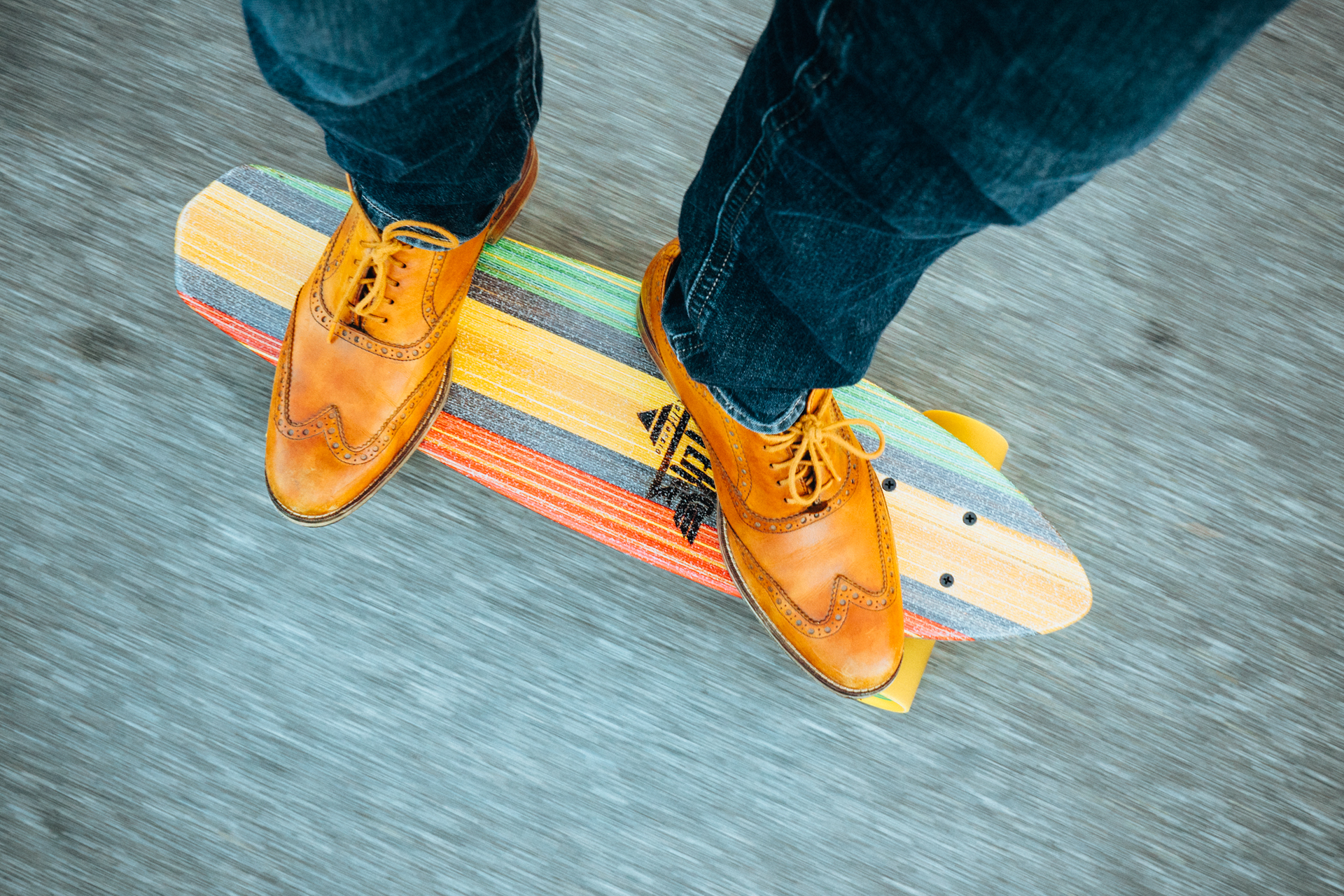feet-hipster-longboard-skateboard